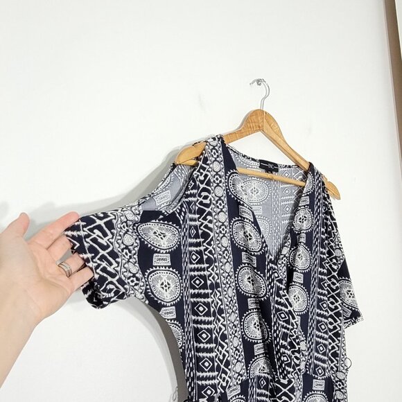 INC International Concepts | Short Sleeve Cold Shoulder Jumpsuit V-Neckline L - Picture 2 of 11